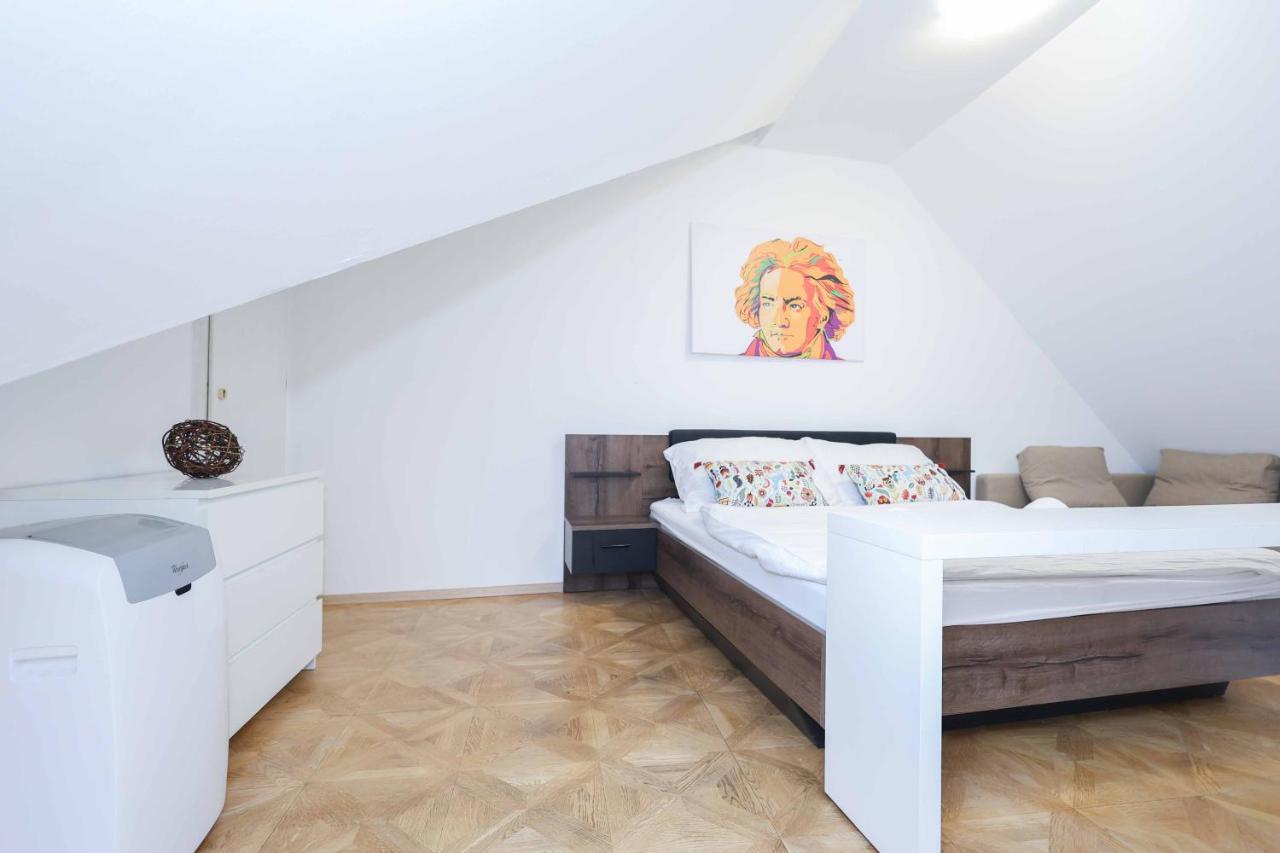 Beethoven Apartments Μπρατισλάβα Εξωτερικό φωτογραφία
